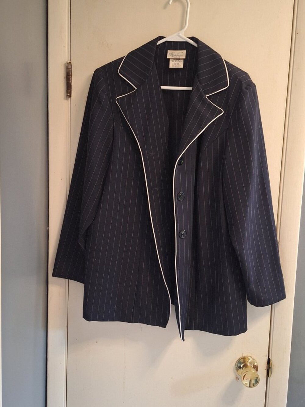 Kathie Lee woman jacket